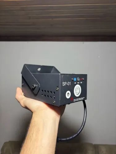 Máquina de laser para festas. 