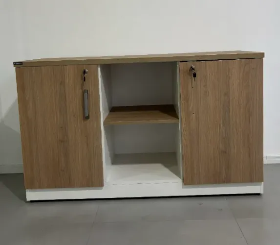 Armário Escritório Baixo 120cm com 2 Portas e Chave Linha de Alto Padrão F5 Office