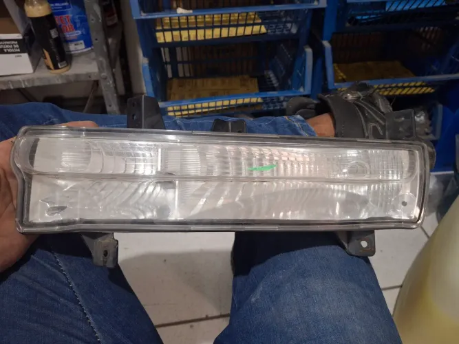 Farol de milha , Jeep compass ( lado direito) ano 20/21