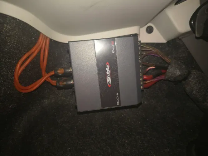 Amplificador SD 800.4 em ótimo estado 