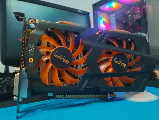 Placa de Video: ZOTAC GTX 660 2GB Special Edition