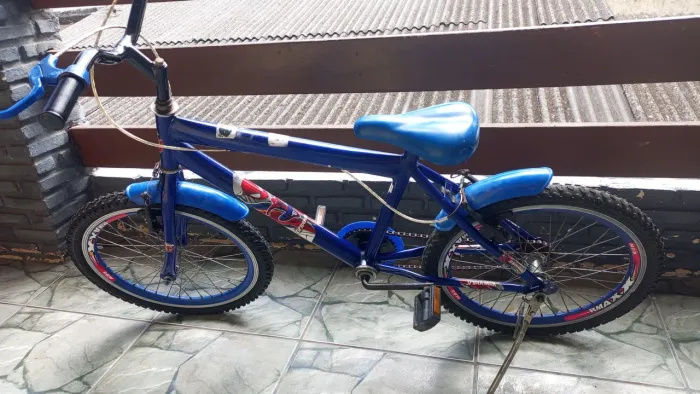 Bike Infantil Homem-Aranha Azul com Descanso Lateral