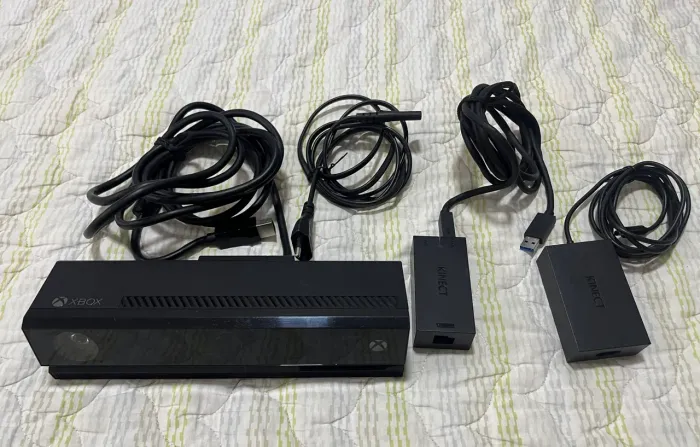 Kinect xbox one mais adaptador (bem conservado)