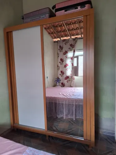 Vende-se guarda roupa