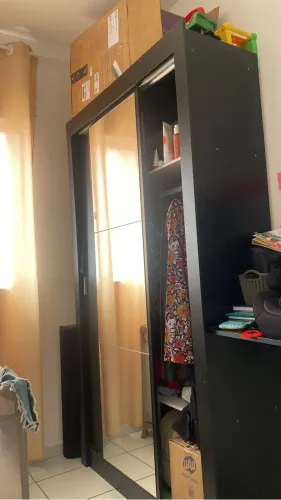 vende-se guarda roupa