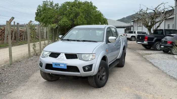 Mitsubishi L200 Triton HPE 3.2 CD TB Int.diesel AUT 2012