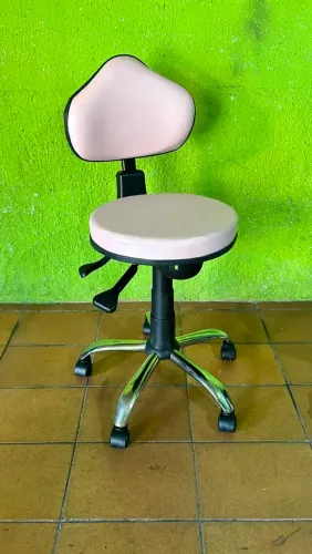 Cadeira mocho giratória no corvin rosa BB e preto