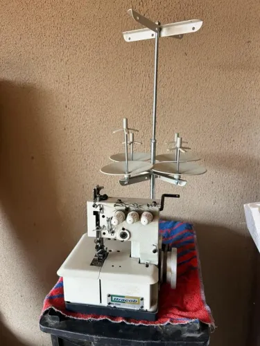 Maquina de Costura Galoneira Bracob BC 2600