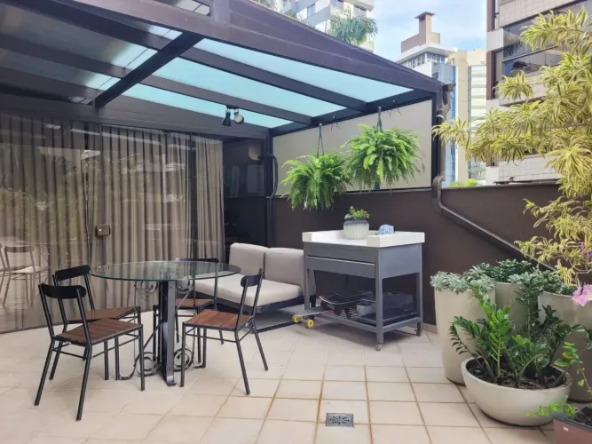 Apto garden com 3 dormitórios,2 vagas de garagem com 315 m²