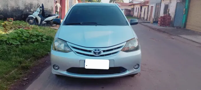 Toyota Etios X Sedan 1.5 Flex 16V 4P Mec. 2013