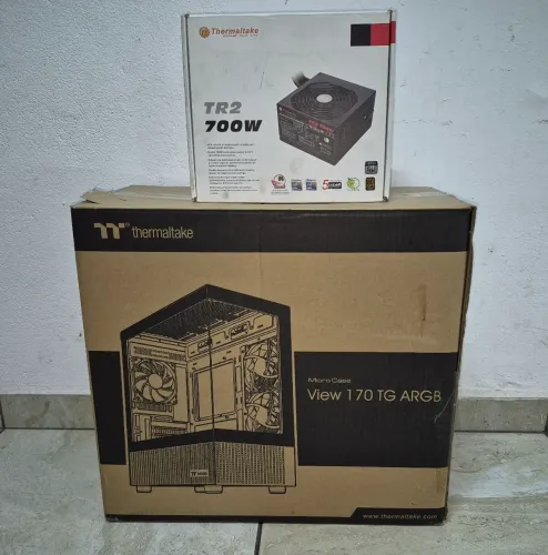 Gabinete e fonte Gamer thermaltake seminovos. 