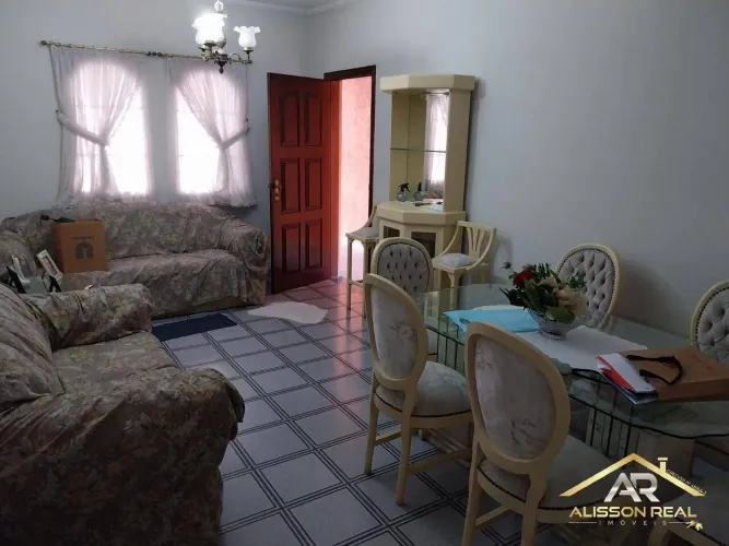 Excelente sobrado na Vila Pestana com 3 Quartos| 1 suíte| 2 Vagas| 191m²