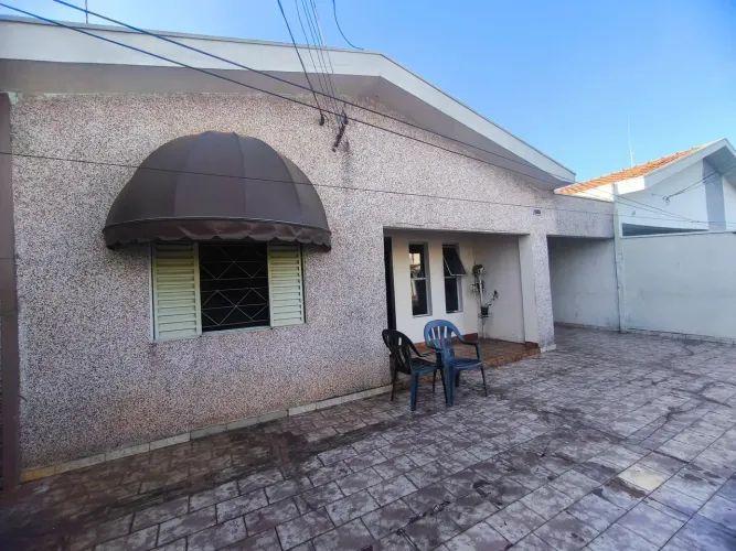 Casa térrea com terreno inteiro com 2 casas nos fundos a venda na Cidade Nova em Santa Bar