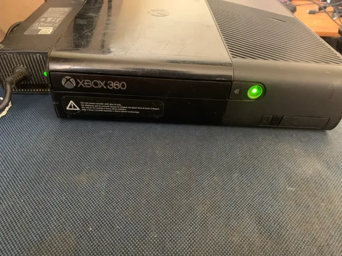 Xbox 360 Slim | Luz verde No estado