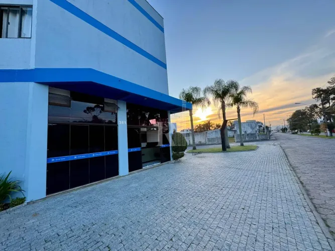 Sala para locação MOBILIADA próximo ao cartório e comércios, Centro, Tijucas.