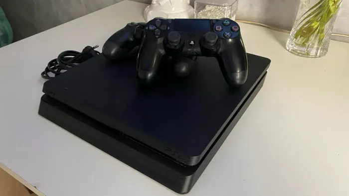 Playstation 4 slim 1 tera