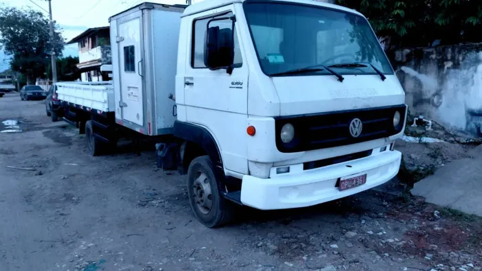 Vendo caminhão ano 13 8/160
