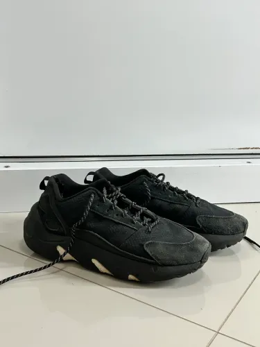Tênis adidas