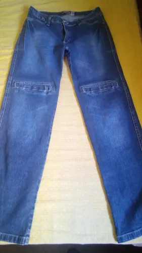 Calça jeans feminina para moto