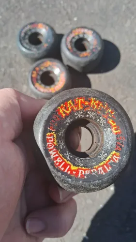 Rodas Powell Peralta Rat Bones