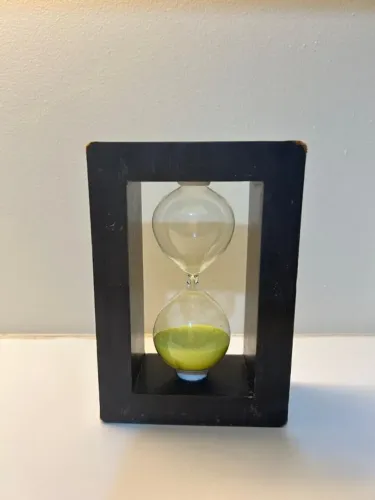 Ampulheta de Cristal com Moldura em Madeira