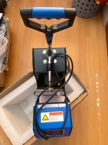 Máquina de estampar canecas ( sublimação)