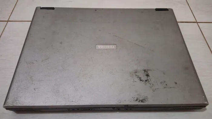 Notebook com defeito para uso de peças