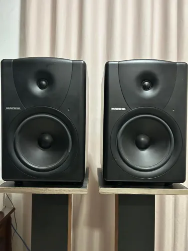 Par de Monitores 8" Mackie MR8 Oportunidade (Retirada em Indaiatuba / Região de Campinas)