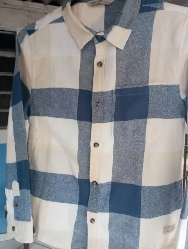Vendo esta camisa tamanho 10 anos