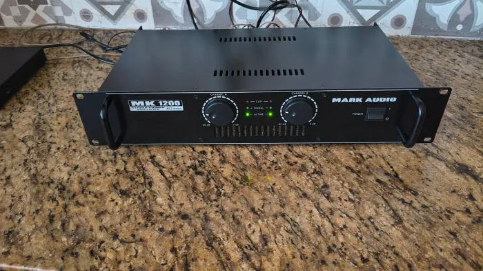 Amplificador MK1200