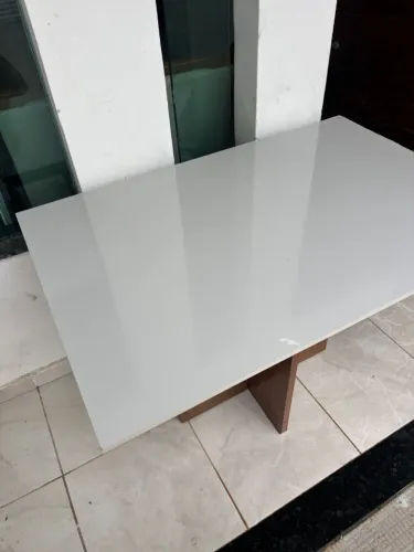 Mesa de jantar c/ 4 cadeiras