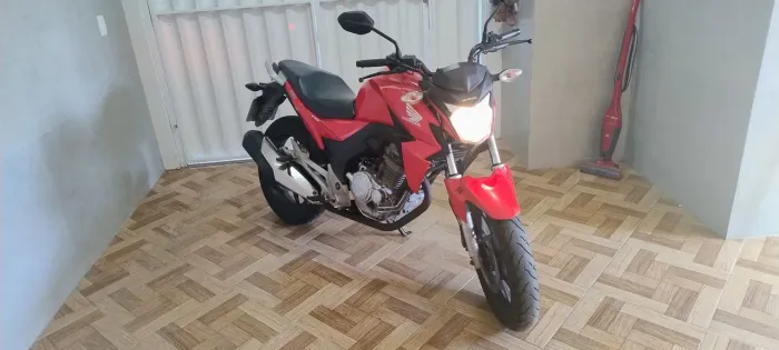 Twister 2016 baixo km