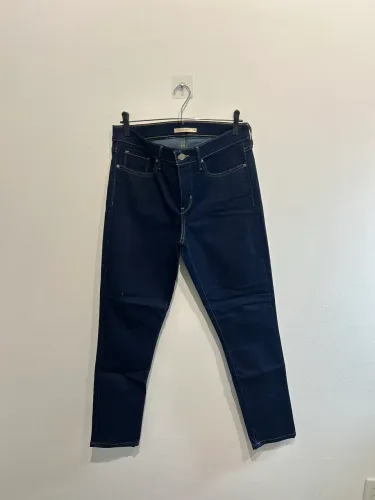 Calça Jeans Levi?s 311 Shaping Skinny - Tam. 30