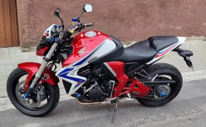 Venda de CB1000R BARRACUDA