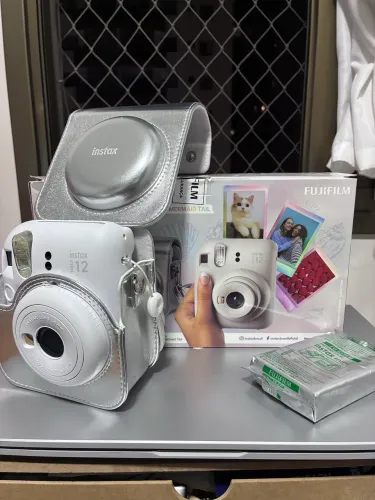 Câmera FujiFilm Instax Mini 12 Branca
