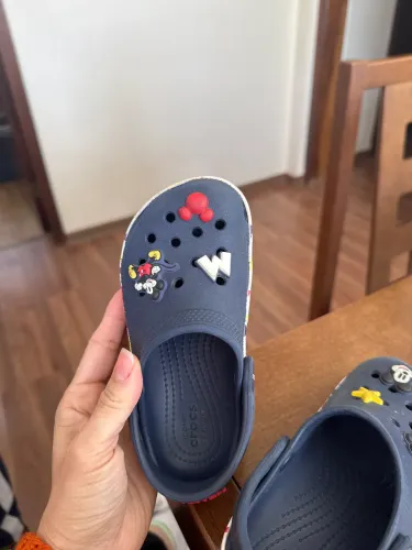 Crocs original tamanho C 10/ ou 27 Brasil