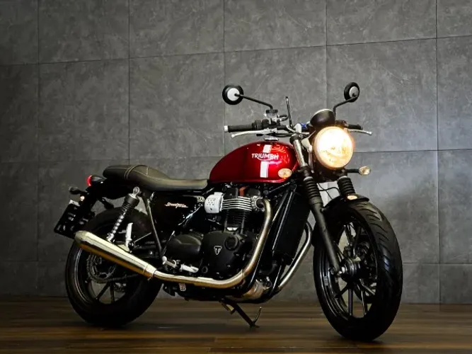 TRIUMPH STREET TWIN 900 2016/2016