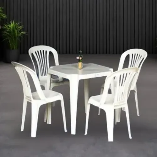 Conjunto de mesa com cadeiras plásticas - Oferta!