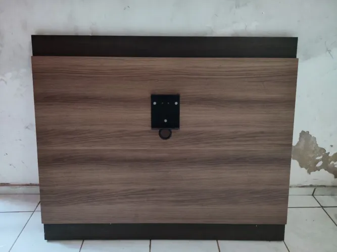 Painel de TV até 32 Polegadas + Suporte Incluso (Ótimo Estado)