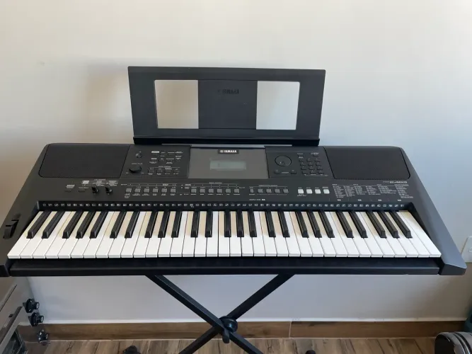 Teclado Yamaha prs e463