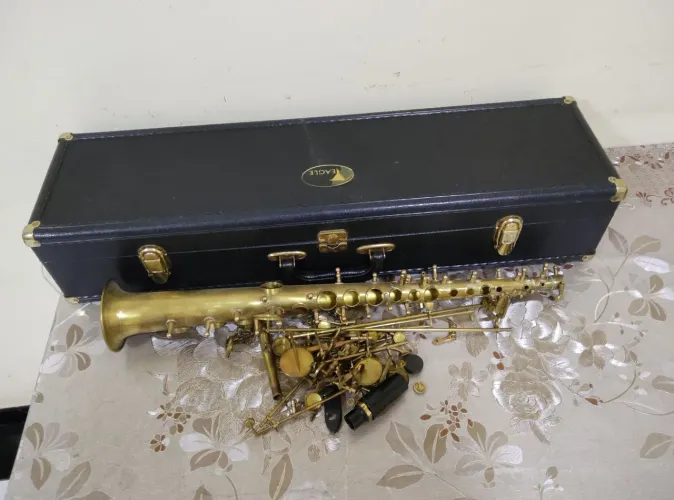 Saxofone soprano si bemol EAGLE 0506. Para montar
