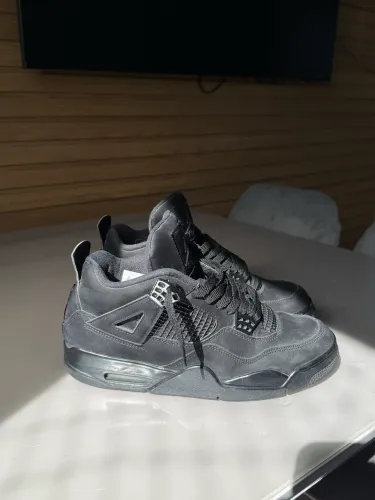 Jordan 4 Black Cat Autenticado