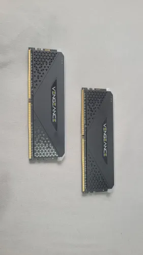 Memória Ram Corsair 32GB (2x16), CL16, 3200MHz, DDR4