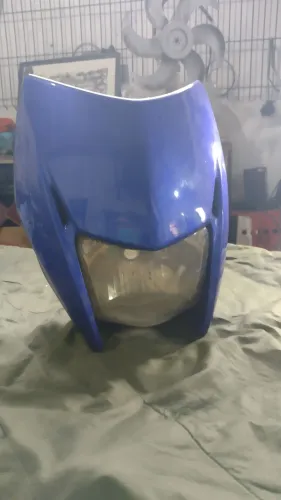 Carenagem frontal c farol 