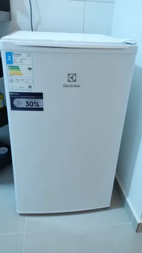 Vendo Frigobar Eletrolux.