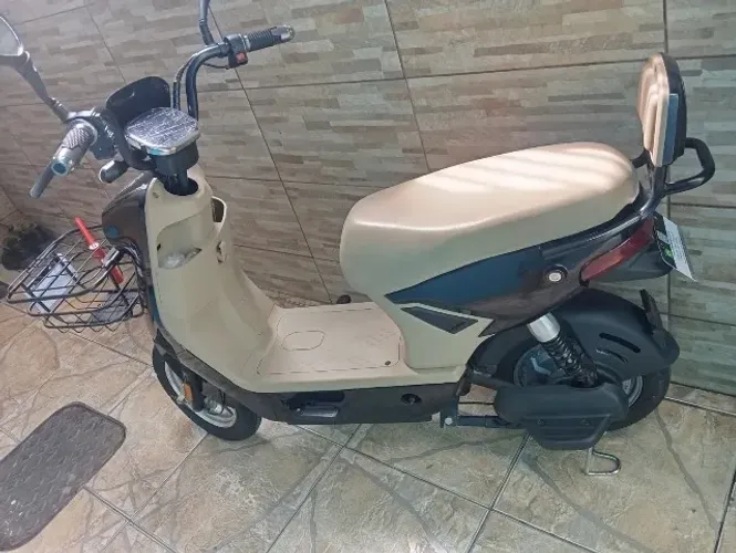 Moto Elétrica Lee 1000w 32Km pouquíssimo uso