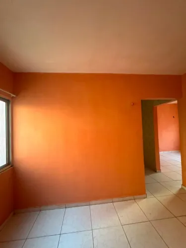 Aluga-se apartamento