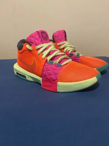 Vendo Nike LeBron Witness 8 tamanho 41