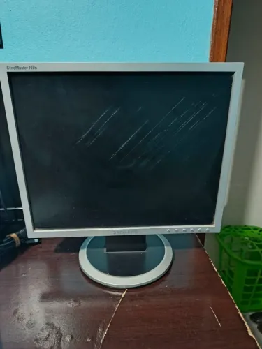 MONITOR SAMSUNG 17" pol