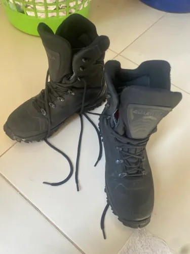 Coturno Preto - Marca Guartela 